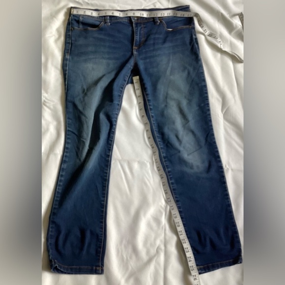 Free People Women’s Straight Leg Jeans - Picture 6 of 9